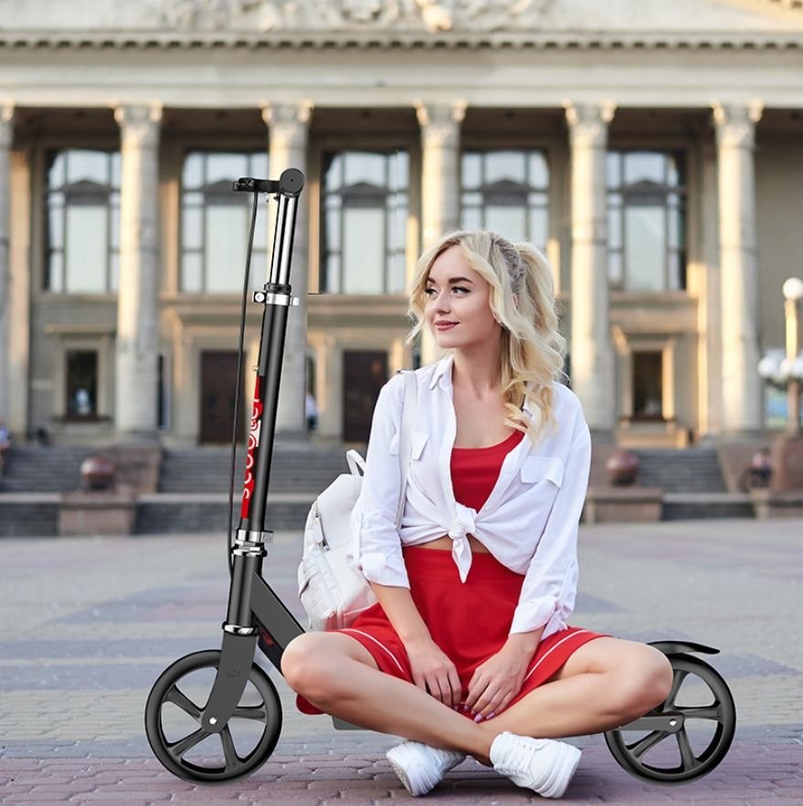 Safety Child Scooter with Anti-slip Deck Hand Brake Foldable Design Iron & Polyurethane Construction