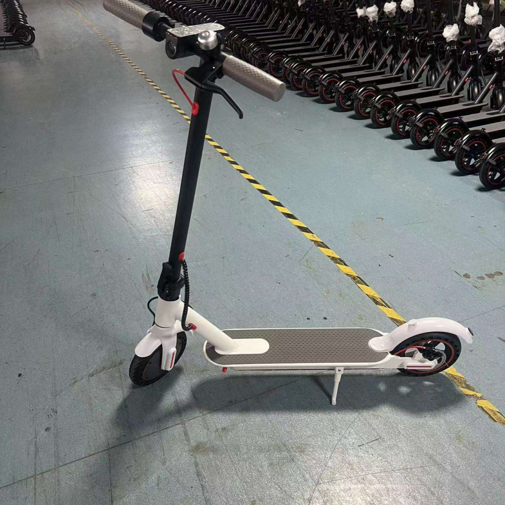 2028 Factory Direct Supply 36V 350W Foldable Two-Wheel Electric Scooter for Adults for Urban Commute or Leisurely Car Rides